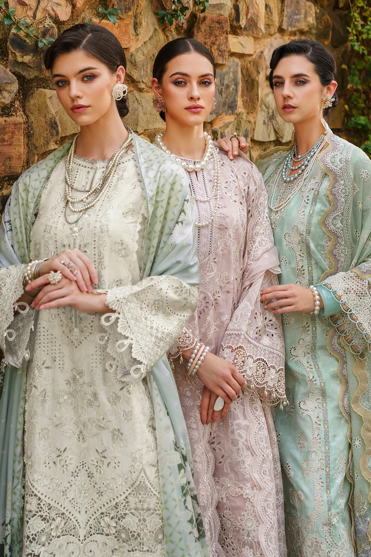 EMBROIDERED SWISS LAWN  SL12-D03