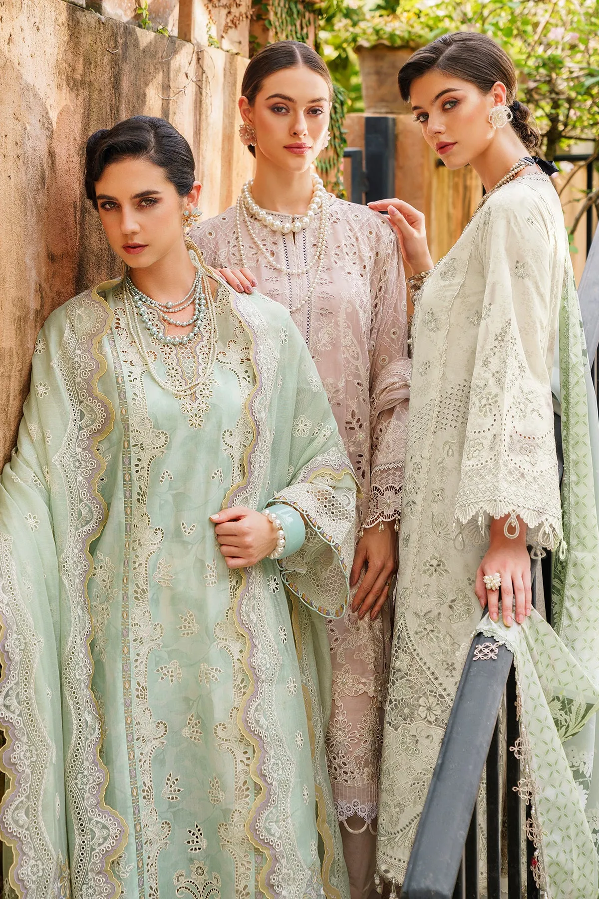EMBROIDERED SWISS LAWN  SL12-D03
