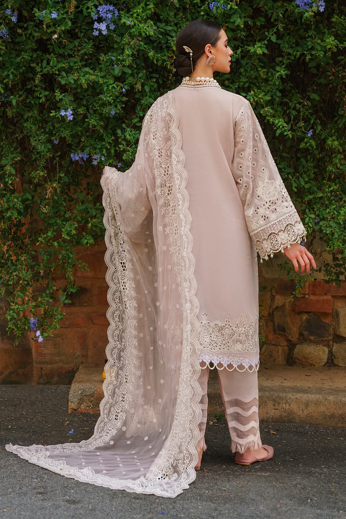 EMBROIDERED SWISS LAWN  SL12-D03