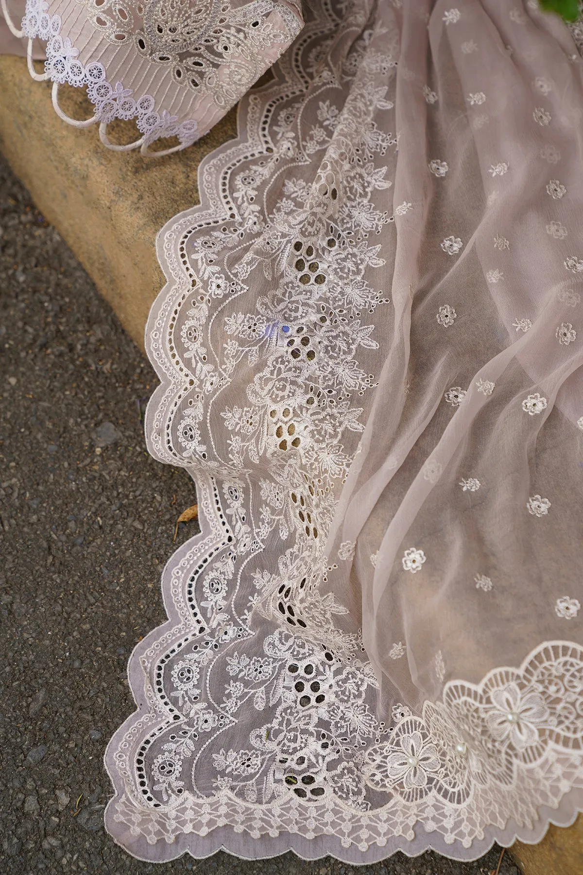 EMBROIDERED SWISS LAWN  SL12-D03