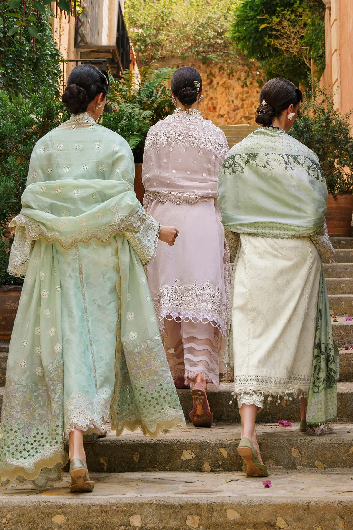 EMBROIDERED SWISS LAWN  SL12-D03