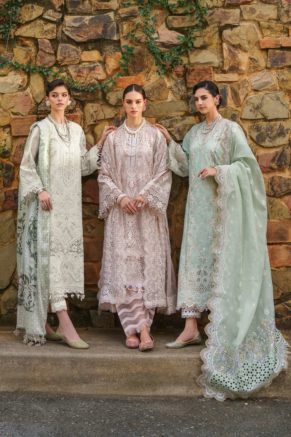 EMBROIDERED SWISS LAWN  SL12-D03